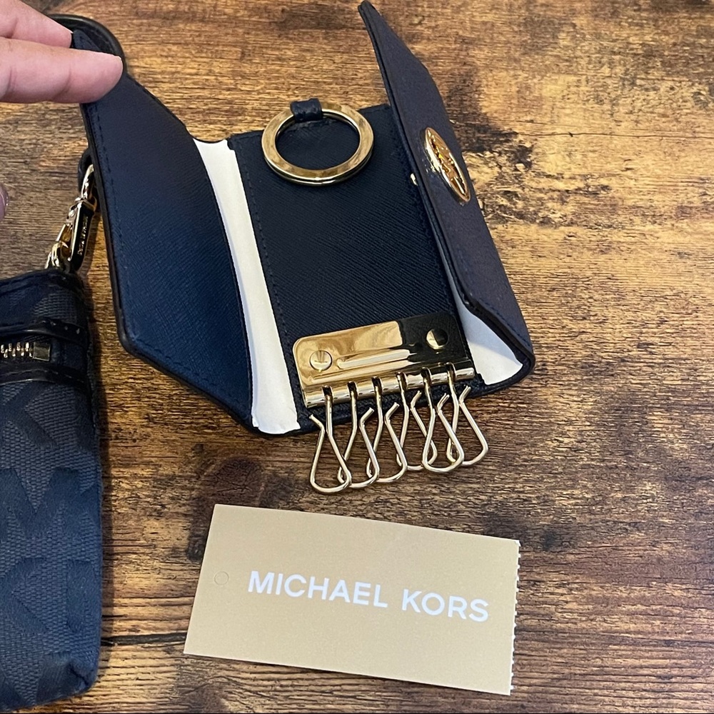 Michael Kors Set - Picture 7 of 9